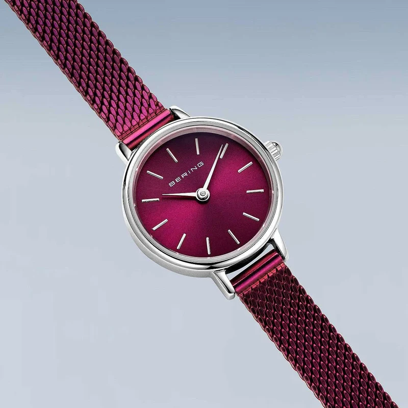 Bering Classic 11022-909 Damenuhr • Kratzfestes Saphirglas • Feines Milanaise-Armband