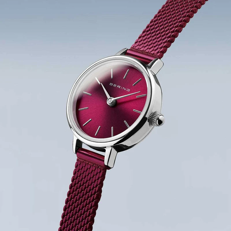 Bering Classic 11022-909 Damenuhr • Kratzfestes Saphirglas • Feines Milanaise-Armband