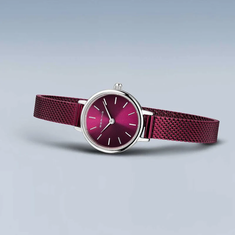 Bering Classic 11022-909 Damenuhr • Kratzfestes Saphirglas • Feines Milanaise-Armband