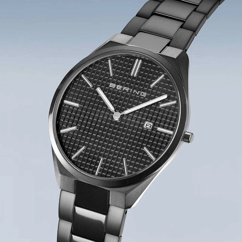 Bering Ultra Slim 17240-777 Herrenuhr • Kratzfestes Saphirglas • Ultraflaches Design