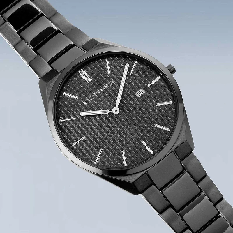 Bering Ultra Slim 17240-777 Herrenuhr • Kratzfestes Saphirglas • Ultraflaches Design
