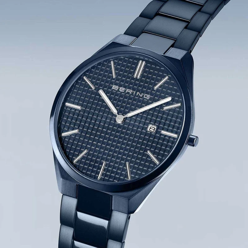 Bering Ultra Slim 17240-797 Herrenuhr • Kratzfestes Saphirglas • Flaches Design