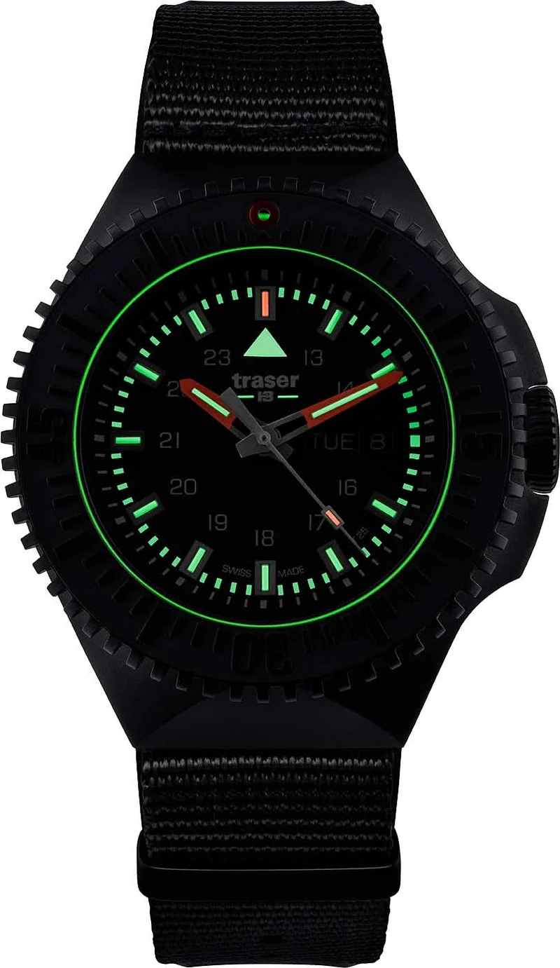 Traser P69 Black Stealth 109854 Herrenuhr • H3-Tritium • Swiss Made