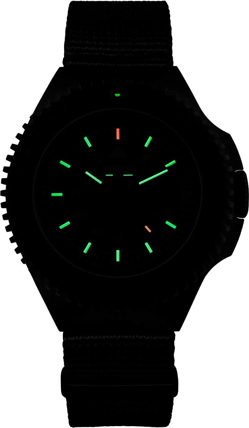 Traser P69 Black Stealth 109854 Herrenuhr • H3-Tritium • Swiss Made