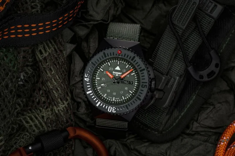Traser P69 Black Stealth 109858 Herrenuhr • H3-Tritium Leuchttechnologie • Swiss Made