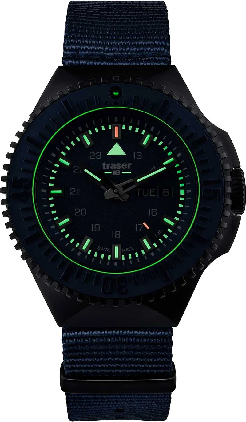 Traser P69 Black Stealth 109856 Herrenuhr • Trigalight H3 • Swiss Made
