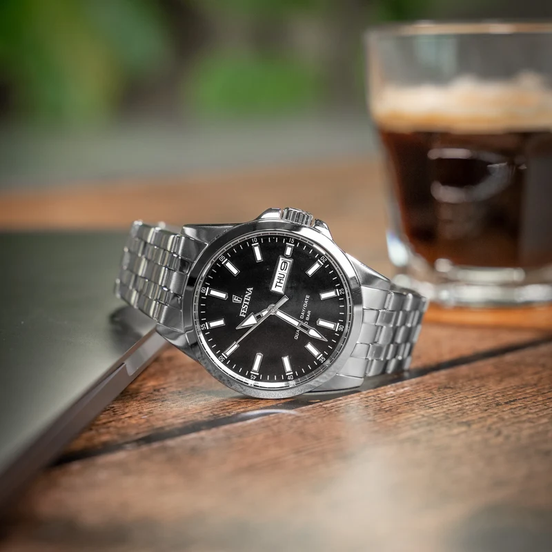 Festina Klassik F20357/4 Herrenuhr Schwarz • Mineralglas • Edelstahlarmband