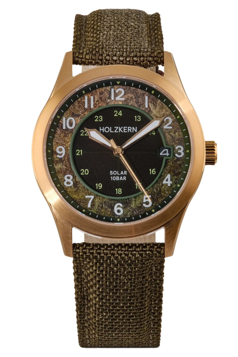 Holzkern Wildlight Unisex Armbanduhr Moosgrün/Goldfarben • Solarwerk • Saphirglas