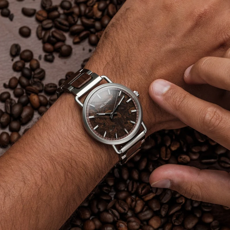 Holzkern Espressino Unisex-Armbanduhr Braun • Echtes Walnussholz • Kaffeebohnen-Zifferblatt