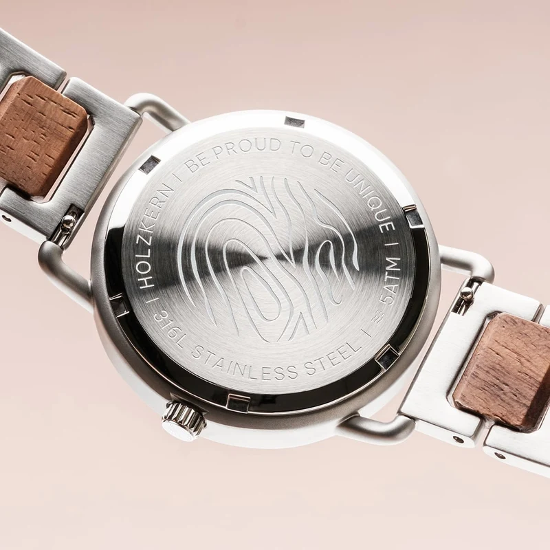 Holzkern Lauri Herren Armbanduhr Blattgrün • Holz-Edelstahl-Armband • Solarquarz