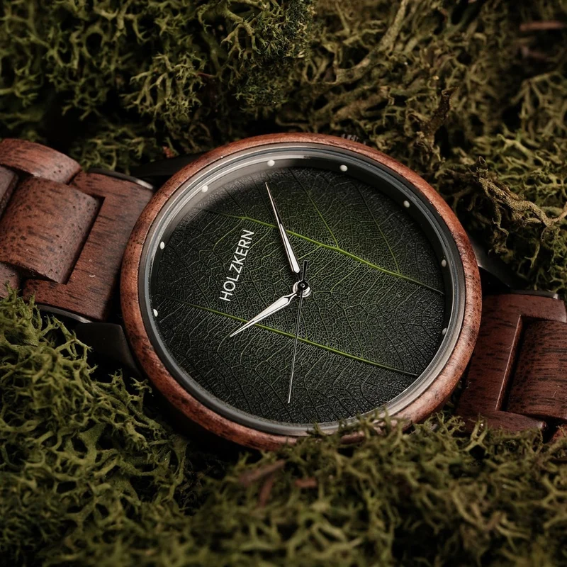 Holzkern Edisto Armbanduhr Braun • Japanisches Quarzwerk • Echtes Blatt-Zifferblatt