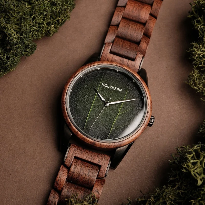 Holzkern Edisto Armbanduhr Braun • Japanisches Quarzwerk • Echtes Blatt-Zifferblatt