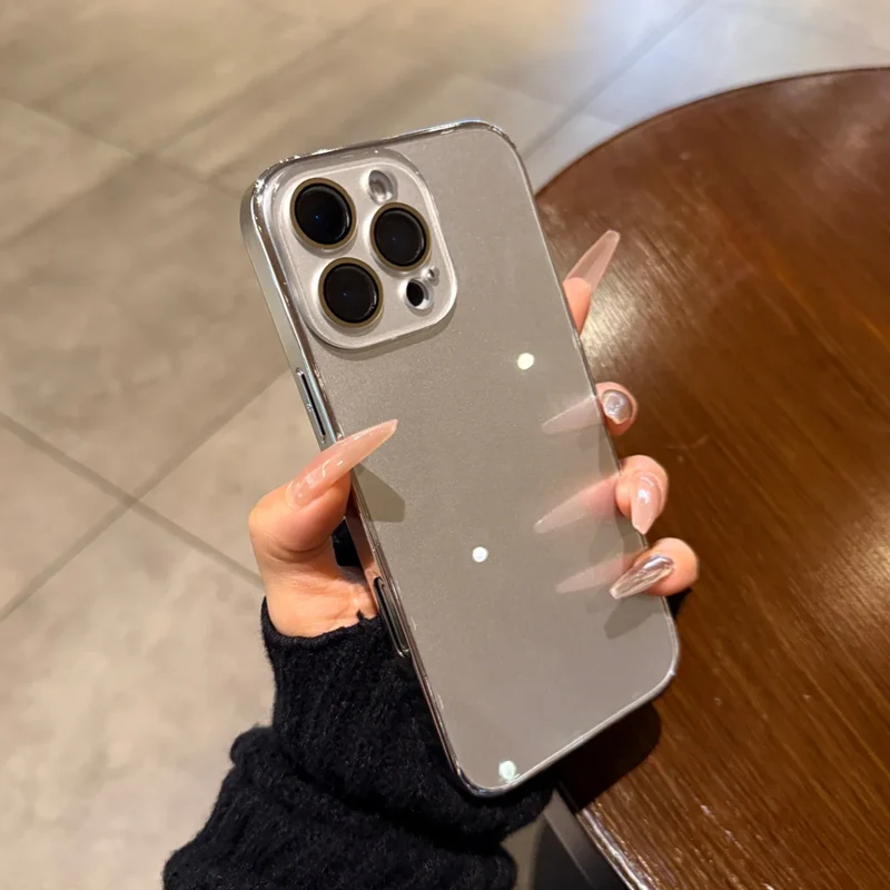 Glazen iPhone Hoesje met Camerabescherming en Gegalvaniseerde Zijkanten voor Premium Grip en Stijlvolle Look | Sansoti