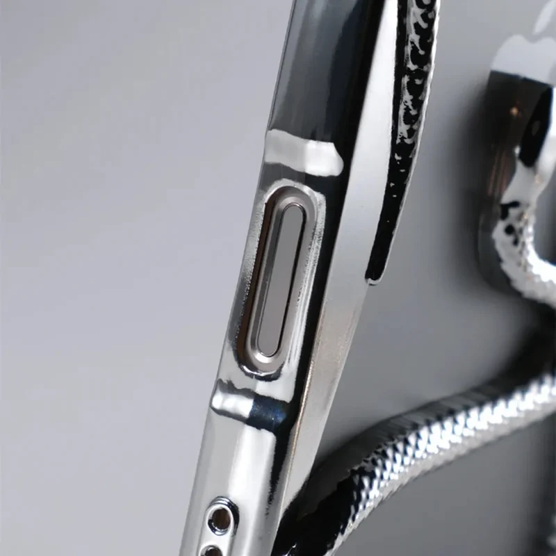 iPhone Hoesje met Slangpatroon en Verstevigde Bumper – Matte en Verchroomde Afwerking voor iPhone 12-17 | Sansoti