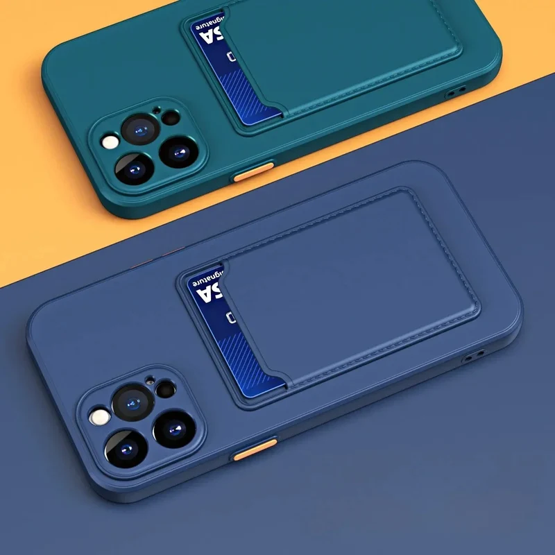 Siliconen iPhone Hoesje met Kaarthouder Contrasterende Knoppen Geïntegreerde Camerabescherming Stijlvol | Sansoti