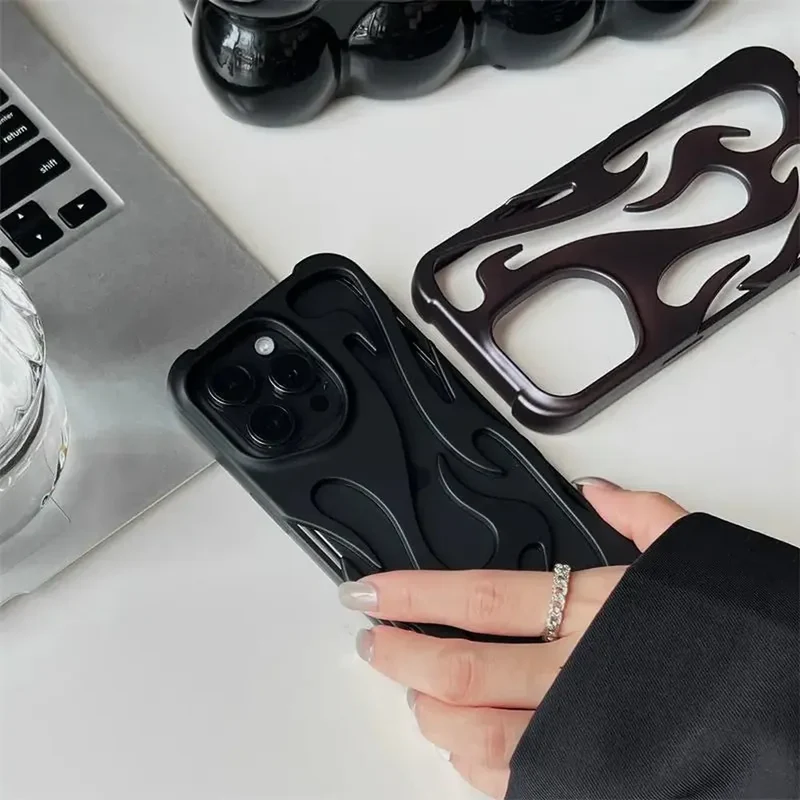 Geperforeerde Telefoonhoes iPhone met Vlammendesign Warmteafvoer Mat of Glanzend Afwerking Beschermhoes | Sansoti