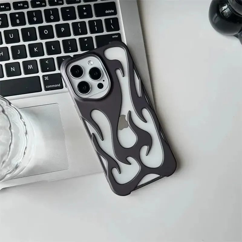 Geperforeerde Telefoonhoes iPhone met Vlammendesign Warmteafvoer Mat of Glanzend Afwerking Beschermhoes | Sansoti