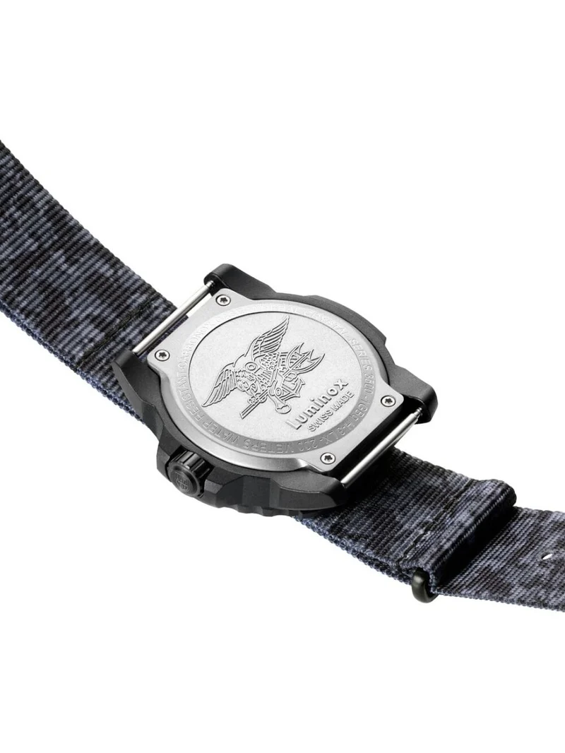 Luminox Navy Seal CE01.BO Herrenuhr Schwarz • CARBONOX™-Gehäuse • 200 m wasserdicht