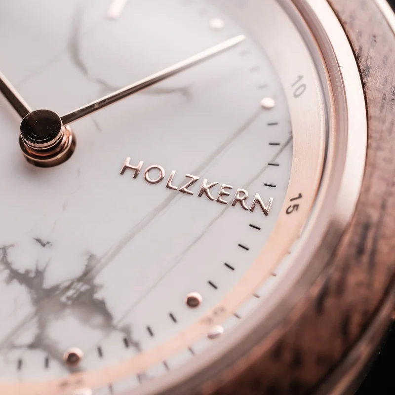 Holzkern Ida Damenarmbanduhr Roségold • Marmorzifferblatt • Walnussholz-Lünette