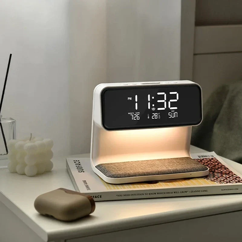 Digitalwecker mit kabelloser Ladefunktion