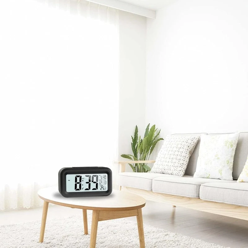 Batteriebetriebener Wecker mit Hintergrundbeleuchtung