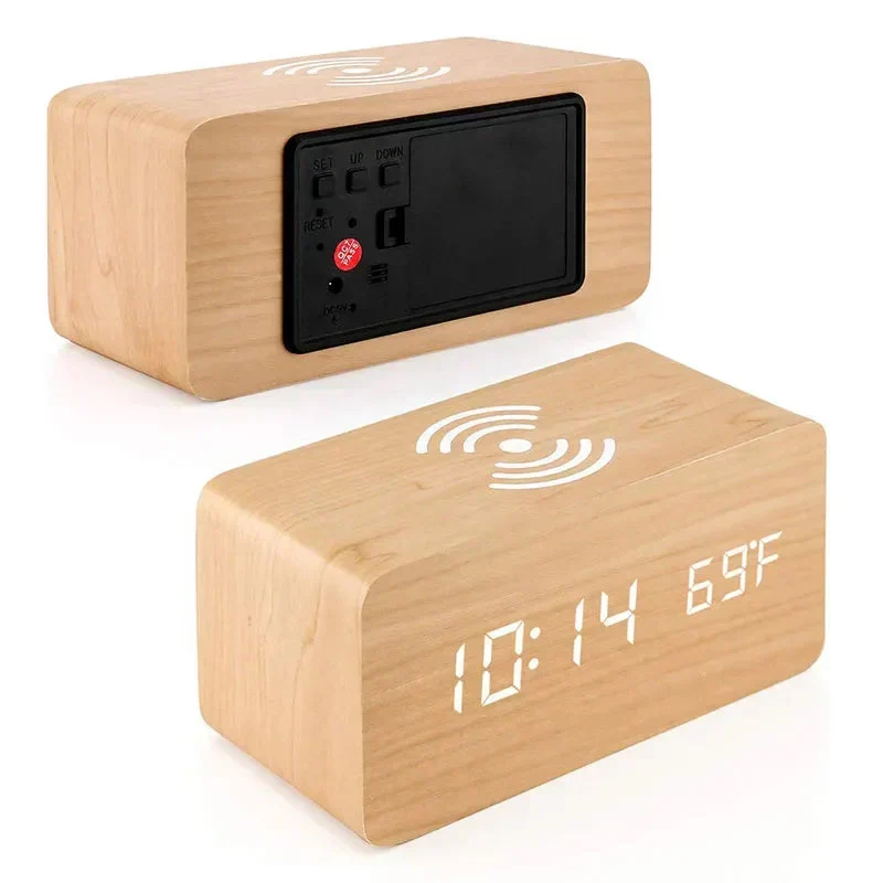 Holzwecker mit kabelloser Induktions-Ladestation