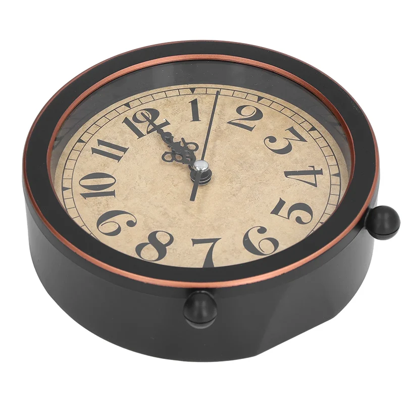 Runder Wecker im nostalgischen Vintage-Look