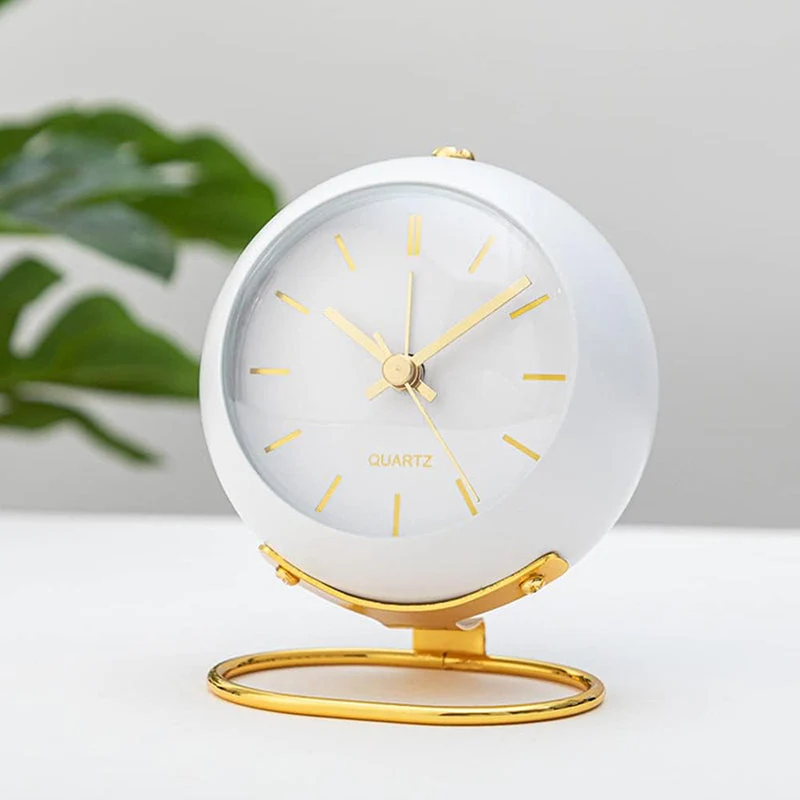 Runder Vintage Wecker in Weiß