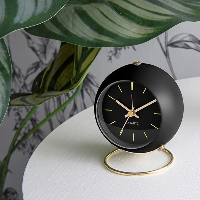 Runder Vintage Wecker in Schwarz