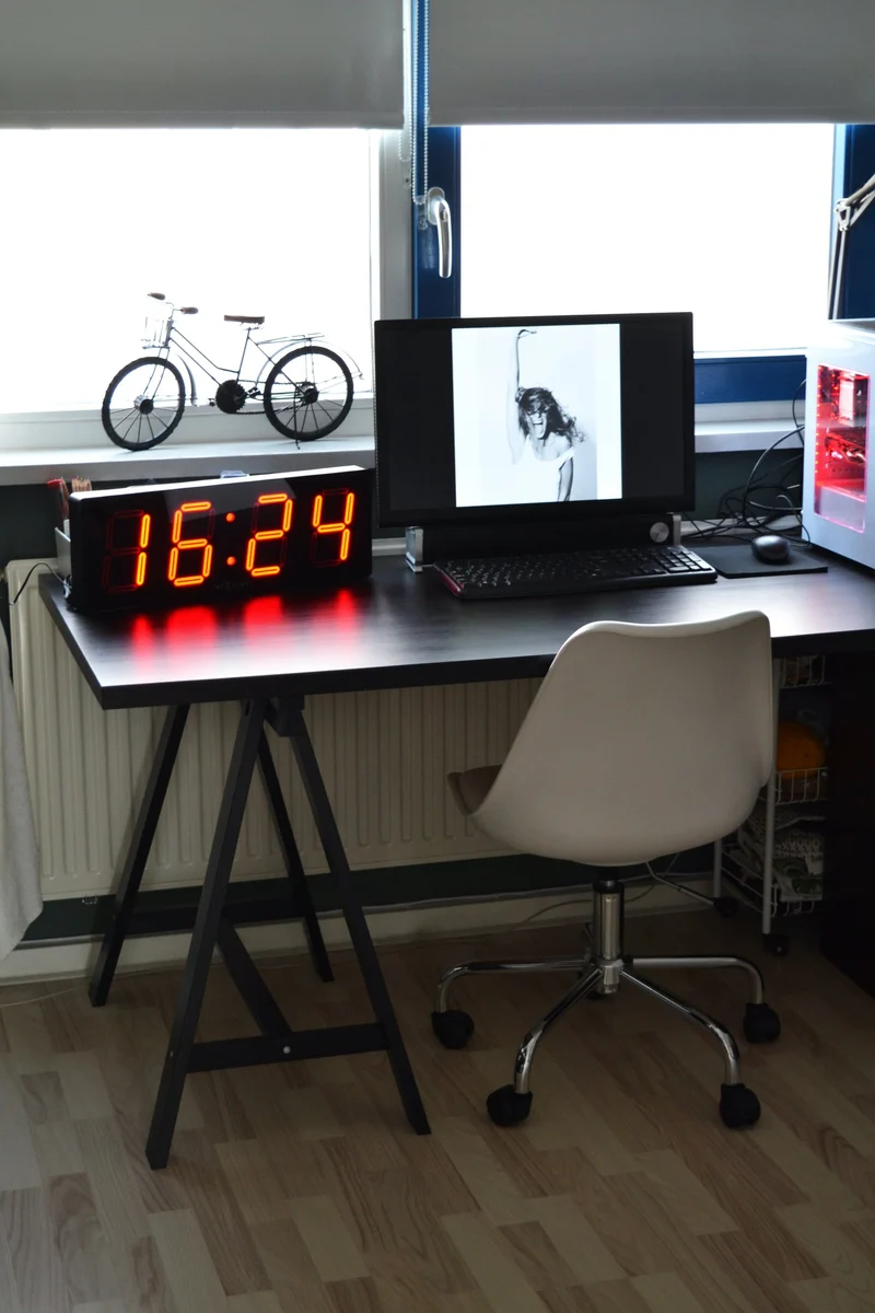 Wall/ table clock - 51.5 x 18x 4.5 cm -Plastic- 'Big D'