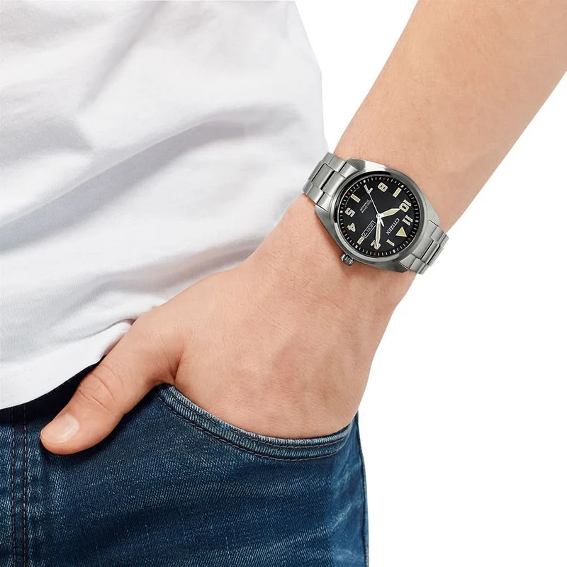 Citizen BM8560-88EE Uhr • Titan Gliederband