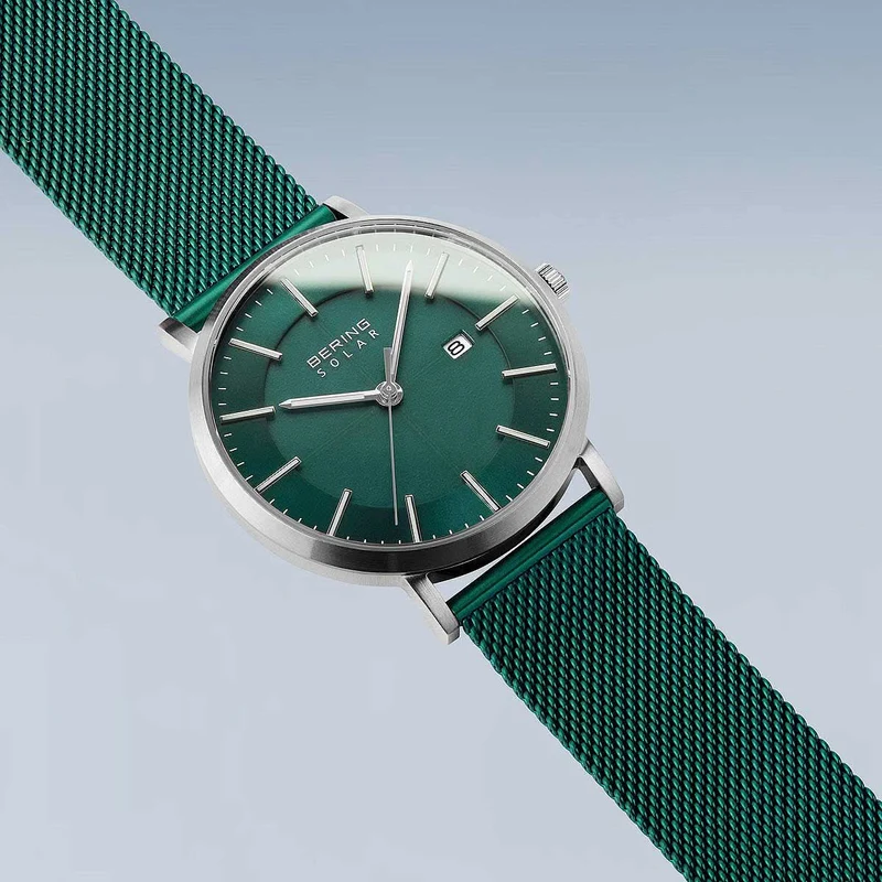 Bering Solar 15439-808 Herrenuhr • Saphirglas • Solar