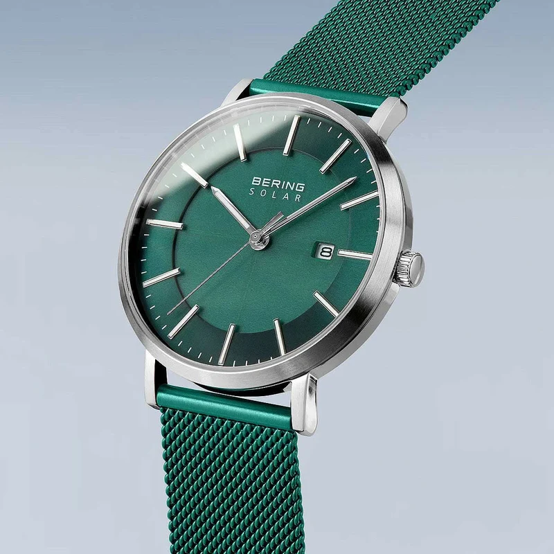 Bering Solar 15439-808 Herrenuhr • Saphirglas • Solar