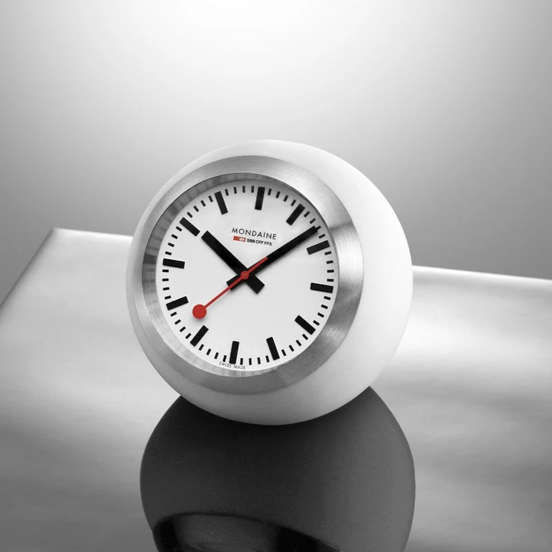 Mondaine Globe Clock A660.30335.16SBA Tischuhr Weiß • Schweizer Quarzwerk • Mineralglas