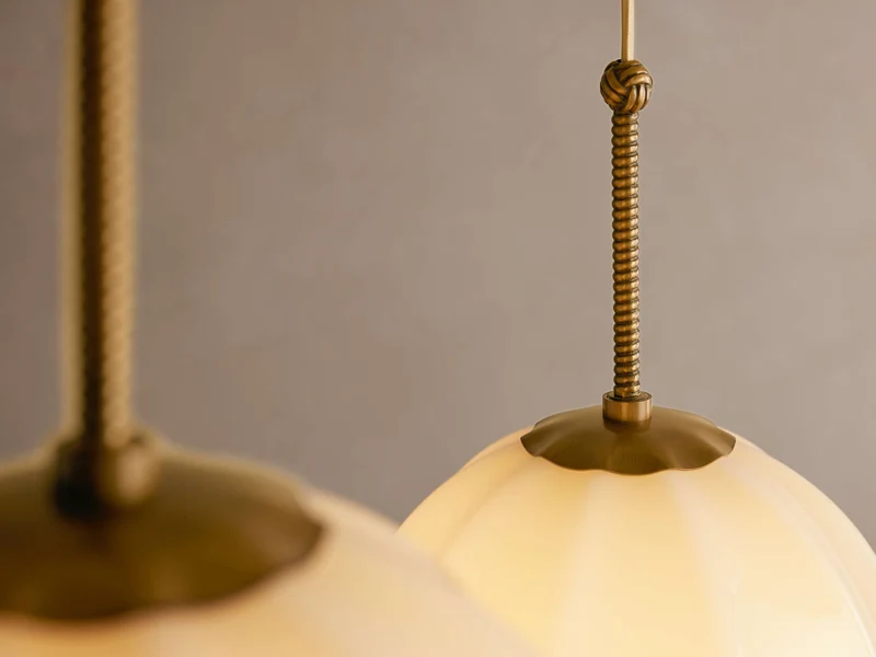 Kroonluchter Messing Crèmeglas Meerdere Bollen Verstelbare Ophanging Vintage Stijl Sfeervol Woonkamer | Sansoti