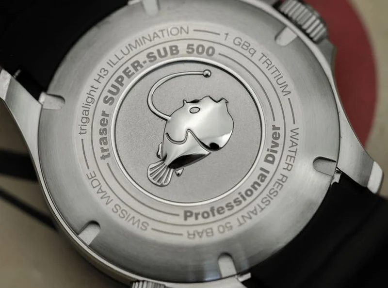 Traser P67 SuperSub 109380 Herrenuhr • Trigalight H3-Tritium • Swiss Made