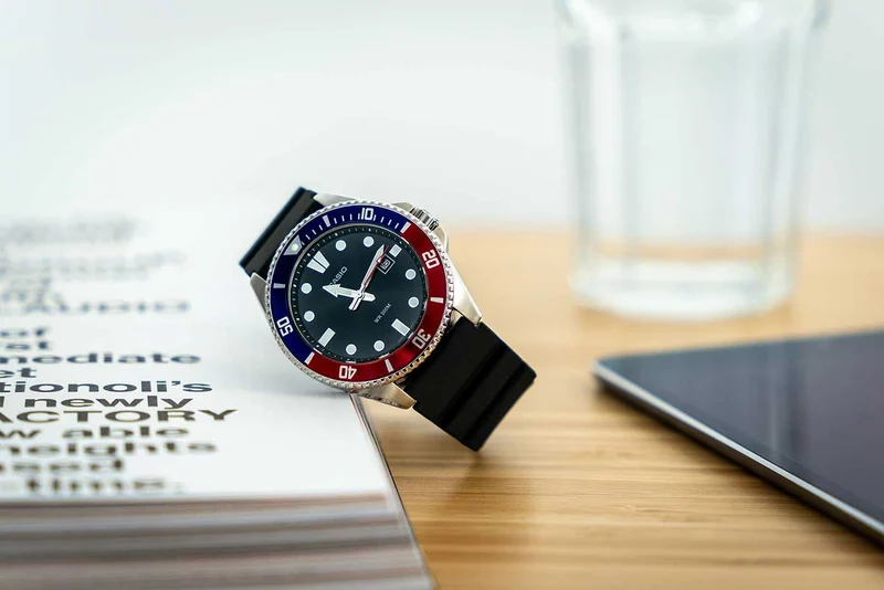Casio Collection MDV-107-1A3VEF Herrenuhr • 20 bar Wasserdichtigkeit • Sportliches Taucher-Design
