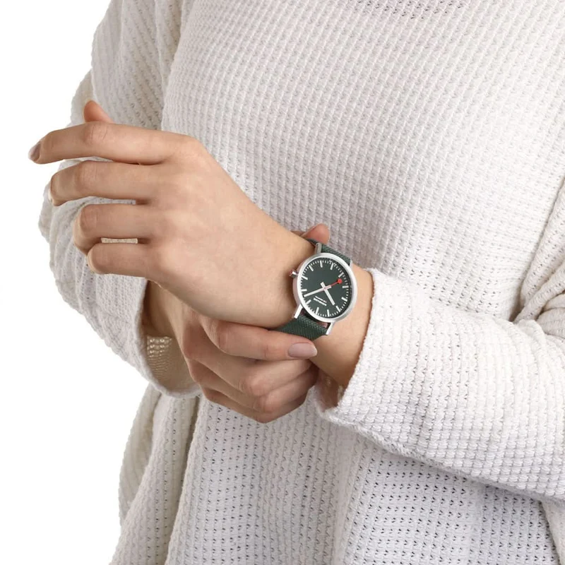 Mondaine Classic A660.30314.60SBF Unisex-Uhr • Schweizer SBB-Design • Nachhaltig