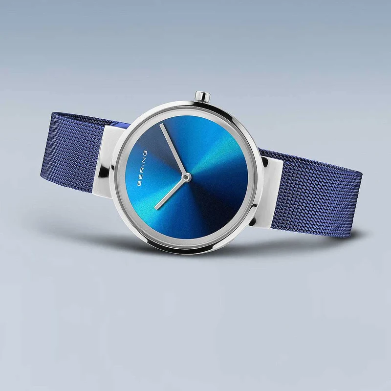 Bering Classic Aurora 19031-307 Damenuhr • Saphirglas • Milanaise-Armband