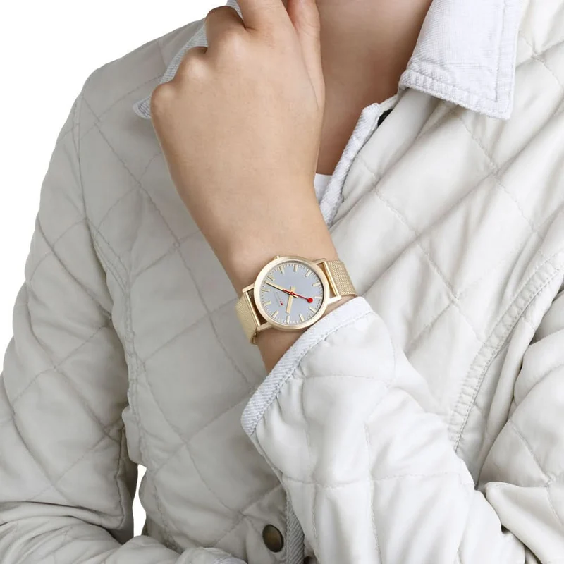 Mondaine Classic A660.30314.80SBM Unisex-Uhr • Schweizer Bahnhofs-Design • Milanaiseband