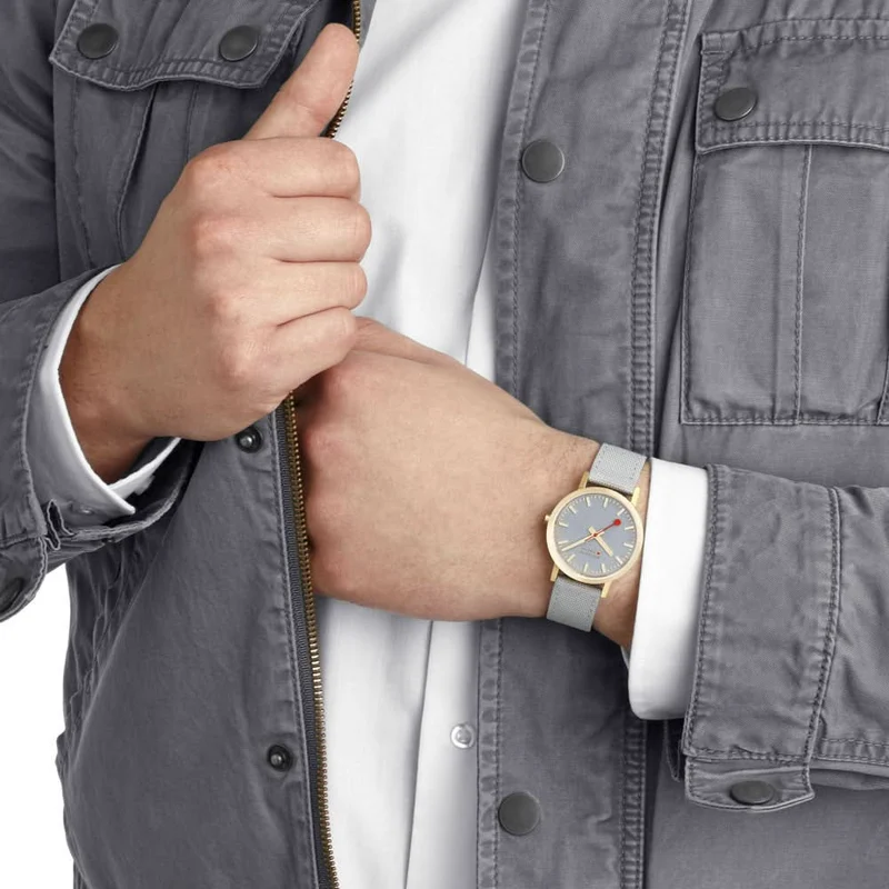 Mondaine Classic A660.30314.80SBM Unisex-Uhr • Schweizer Bahnhofs-Design • Milanaiseband