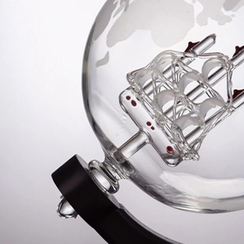 Glazen Wereldbol Karaf 250ml Goudkleurig met Zeilschip Whisky Decanteerkaraf Decoratief voor Woonkamer Kasten Dranken Opslag Geschenkidee voor Globetrotters Reizigers | Sansoti