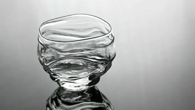 Japans Whiskyglas met Golvende Kristal Textuur 255ml Handgemaakt Premium Barware voor Spiritusproevers en Whiskyliefhebbers Luxe Drinkglas met Houten Kist Oceaanontwerp Kristalglas | Sansoti