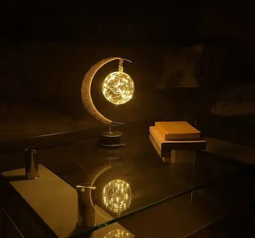 Maanvormige Tafellamp met Hangbol LED Verlichting Warm Wit Sfeerlamp op Batterij Decoratief voor Slaapkamer | Sansoti