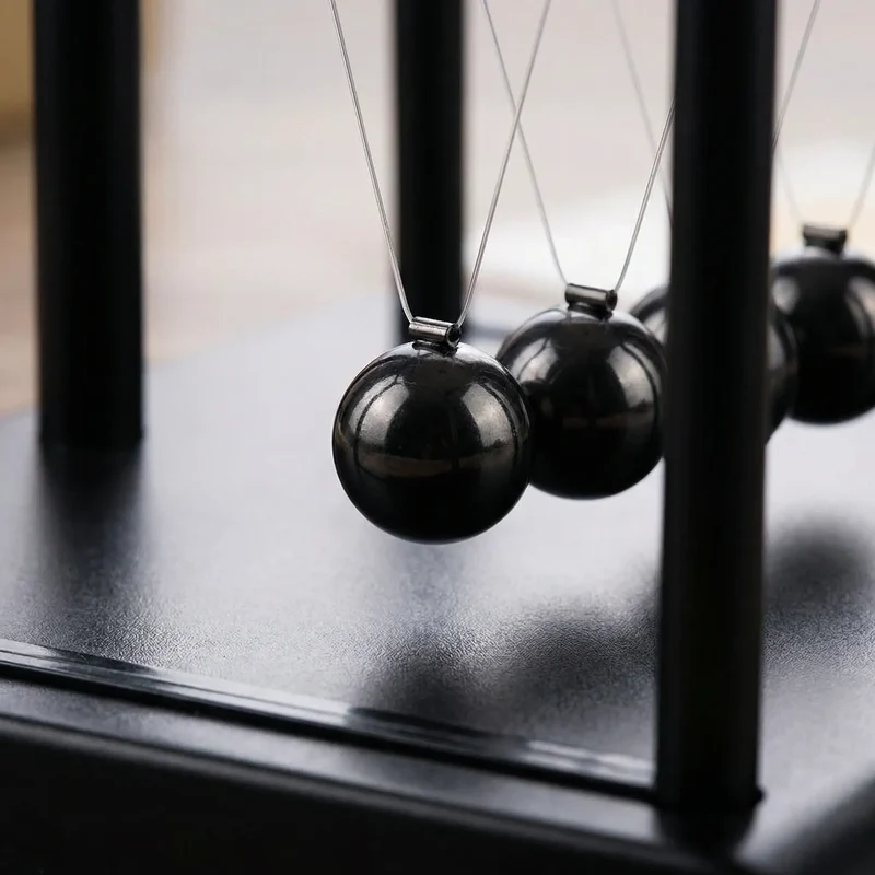 Magnetisch Kinetisch Bureau-ornament met Rustgevende Pendelbewegingen voor Ontspanning op Werkkamer en Kantoor | Sansoti
