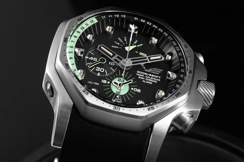 Vostok Europe Atomic Age YM86-640A695 Herrenuhr • Ewiger Kalender • 20 ATM