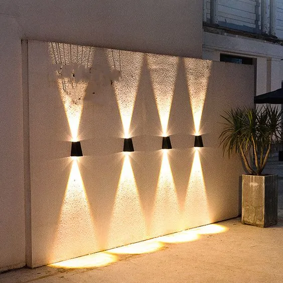 Draadloze Solarwandlamp voor Buiten - LED Buitenverlichting Weerbestendig Up Down Effect Tuinverlichting | Sansoti