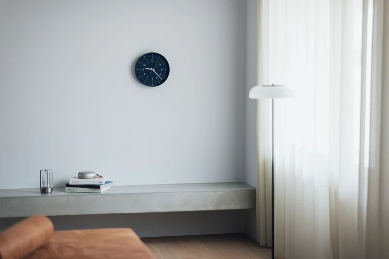 Lemnos essent DFI-24-06-NV Wanduhr Blau • Sweep-Quarzwerk • iF Design Award 2025