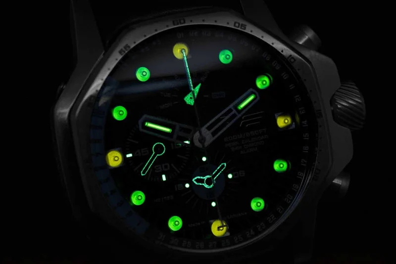 Vostok Europe Atomic Age YM86-640A696 Herrenuhr • Tritium-Beleuchtung • Ewiger Kalender