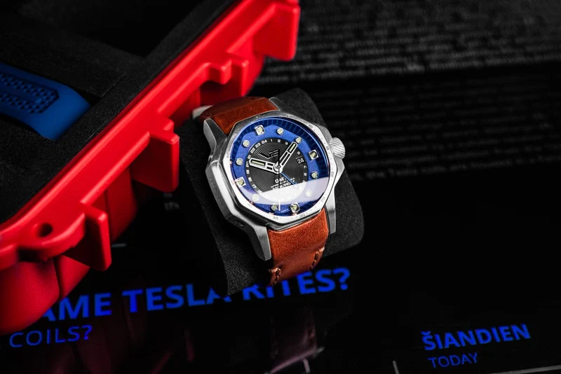 Vostok Europe Atomic Age NH34-640A701 Herren • GMT • GTLS